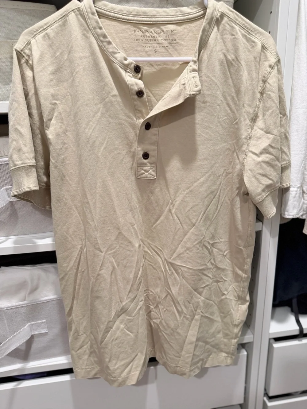 Banana Republic Men’s Beige Short-Sleeve Henley
